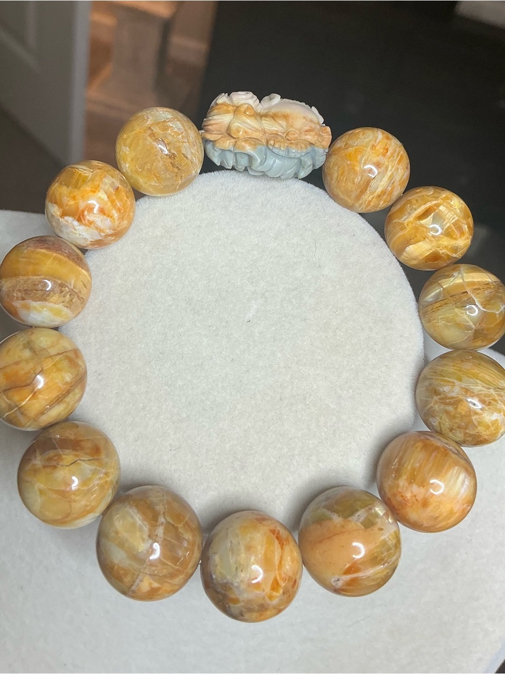Golden Opal 14mm with Alashan Sleeping Fox - Picture 3 of 4